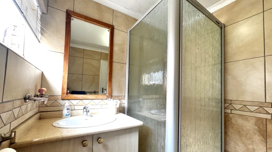 To Let 3 Bedroom Property for Rent in Elarduspark Ext 3 Gauteng