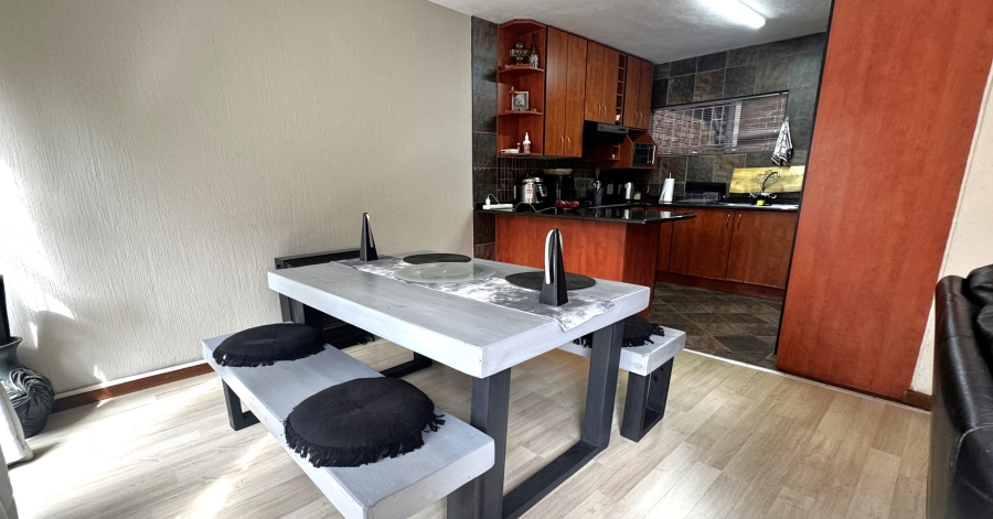 To Let 3 Bedroom Property for Rent in Elarduspark Ext 3 Gauteng