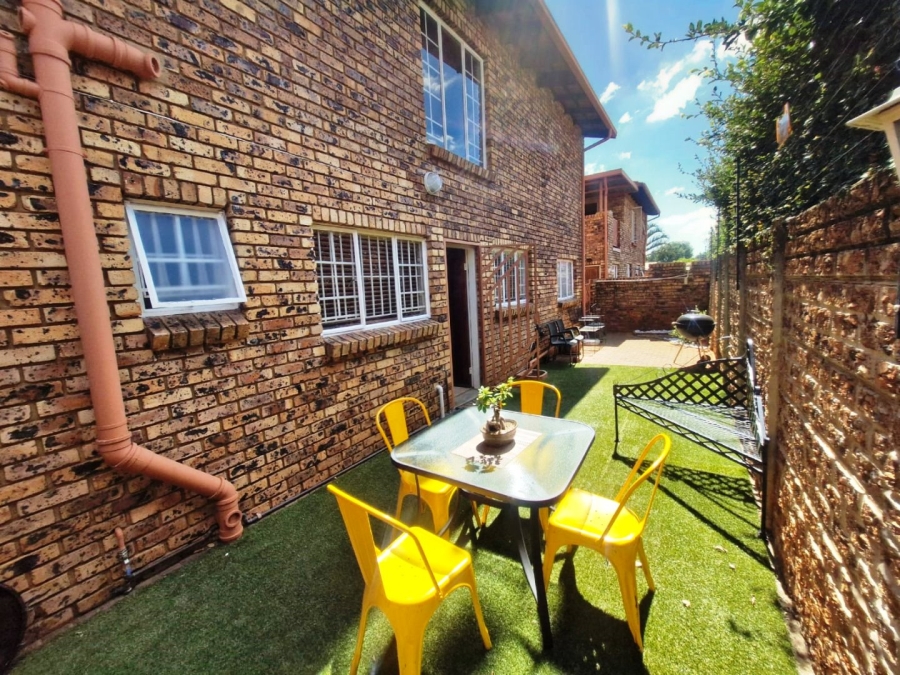 3 Bedroom Property for Sale in Magalieskruin Gauteng