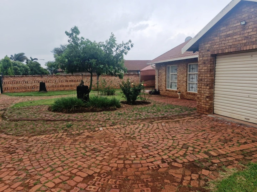 3 Bedroom Property for Sale in Chantelle Gauteng