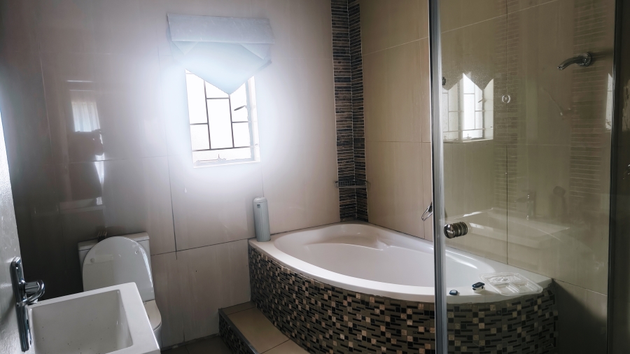 4 Bedroom Property for Sale in Amandasig Gauteng