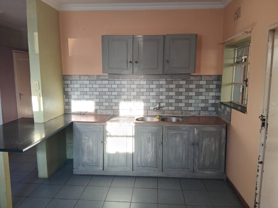 2 Bedroom Property for Sale in Strubenvale Gauteng