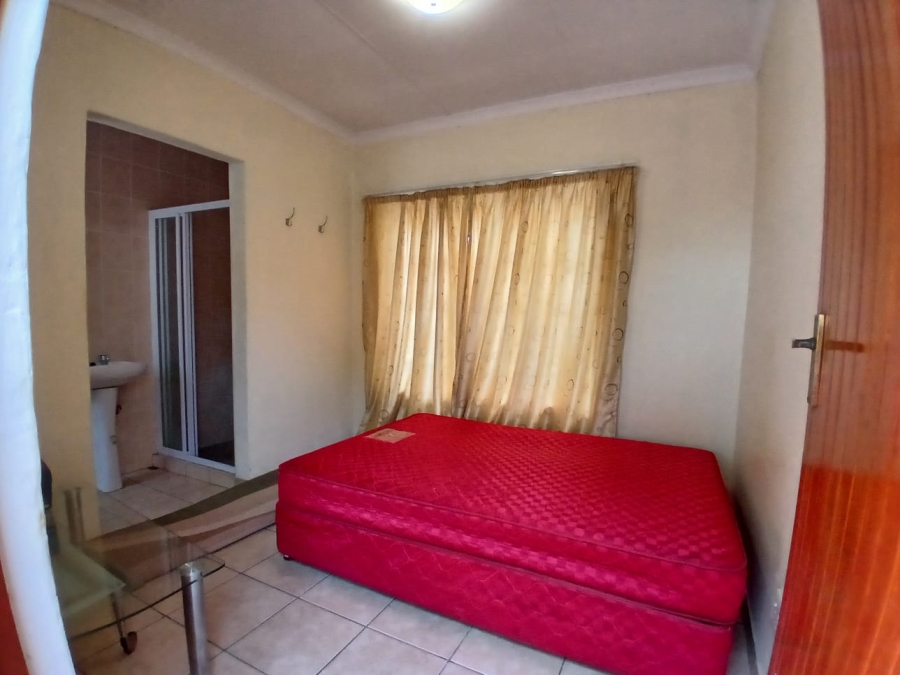 5 Bedroom Property for Sale in Die Hoewes Gauteng