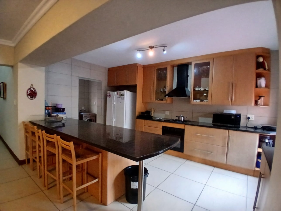 5 Bedroom Property for Sale in Die Hoewes Gauteng