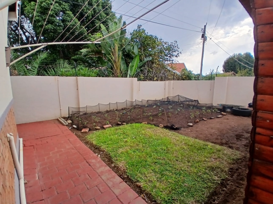 5 Bedroom Property for Sale in Die Hoewes Gauteng