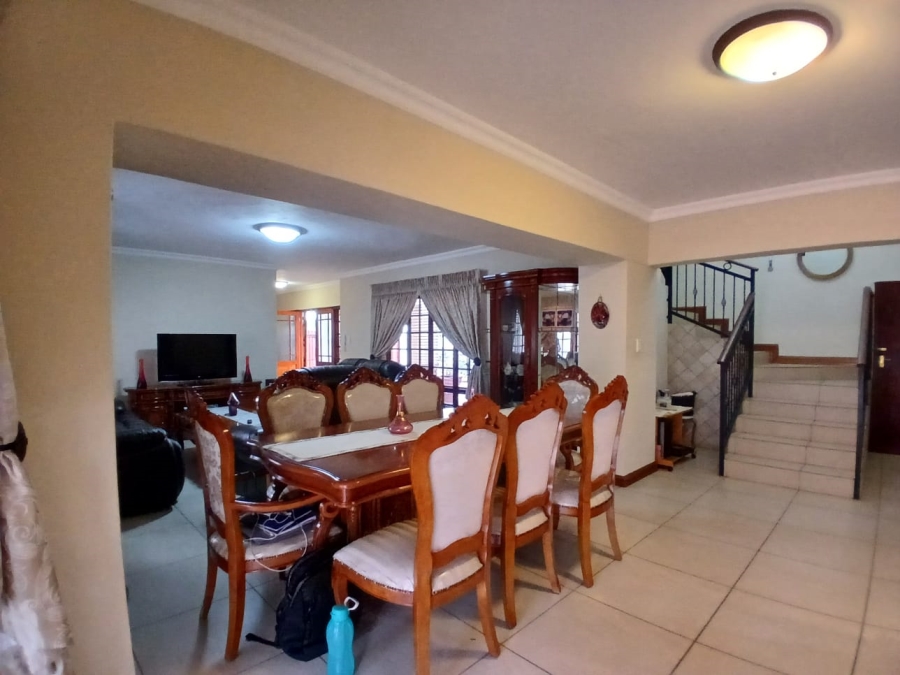 5 Bedroom Property for Sale in Die Hoewes Gauteng