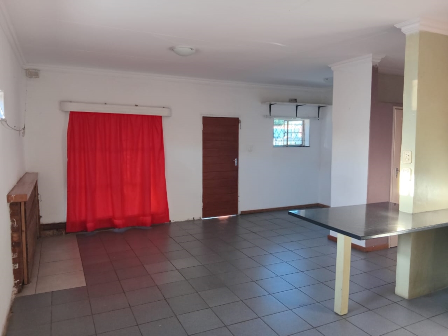 To Let 2 Bedroom Property for Rent in Strubenvale Gauteng