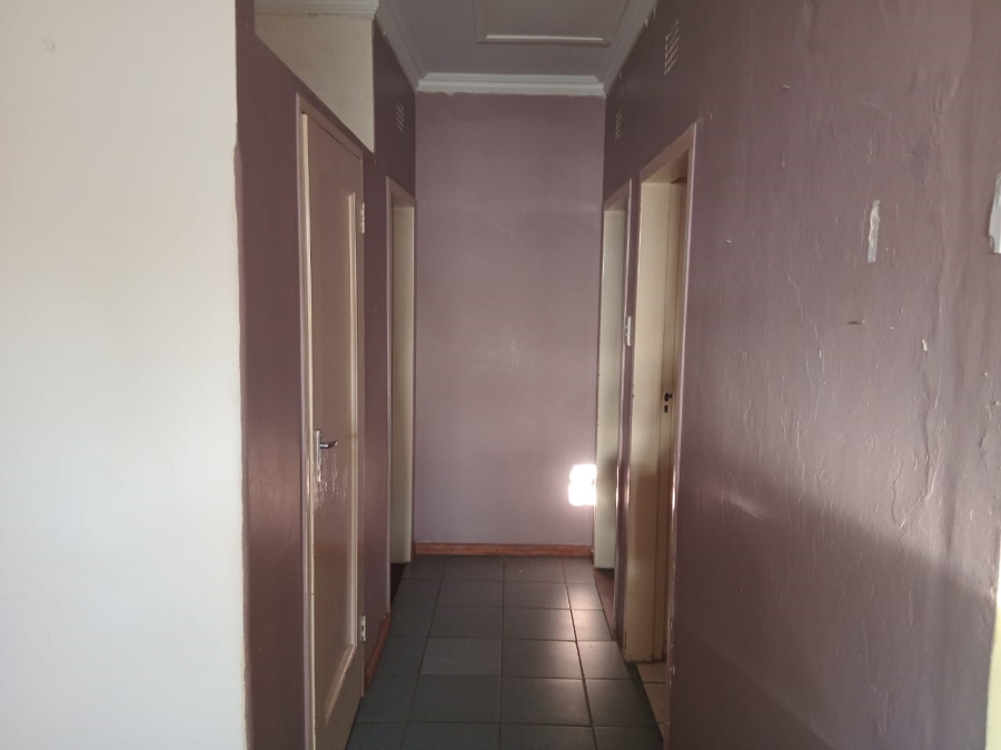To Let 2 Bedroom Property for Rent in Strubenvale Gauteng
