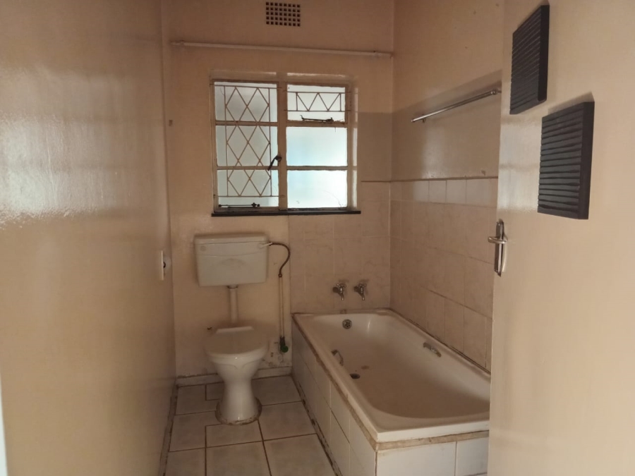 To Let 2 Bedroom Property for Rent in Strubenvale Gauteng