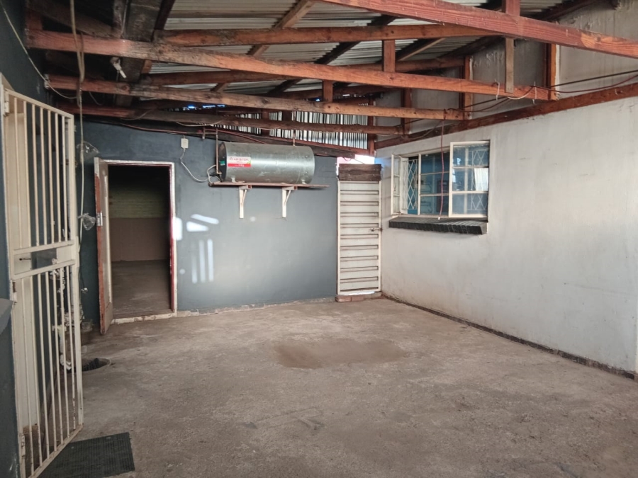 To Let 2 Bedroom Property for Rent in Strubenvale Gauteng