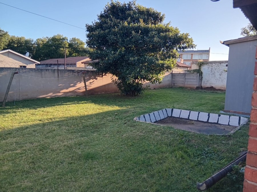To Let 2 Bedroom Property for Rent in Strubenvale Gauteng