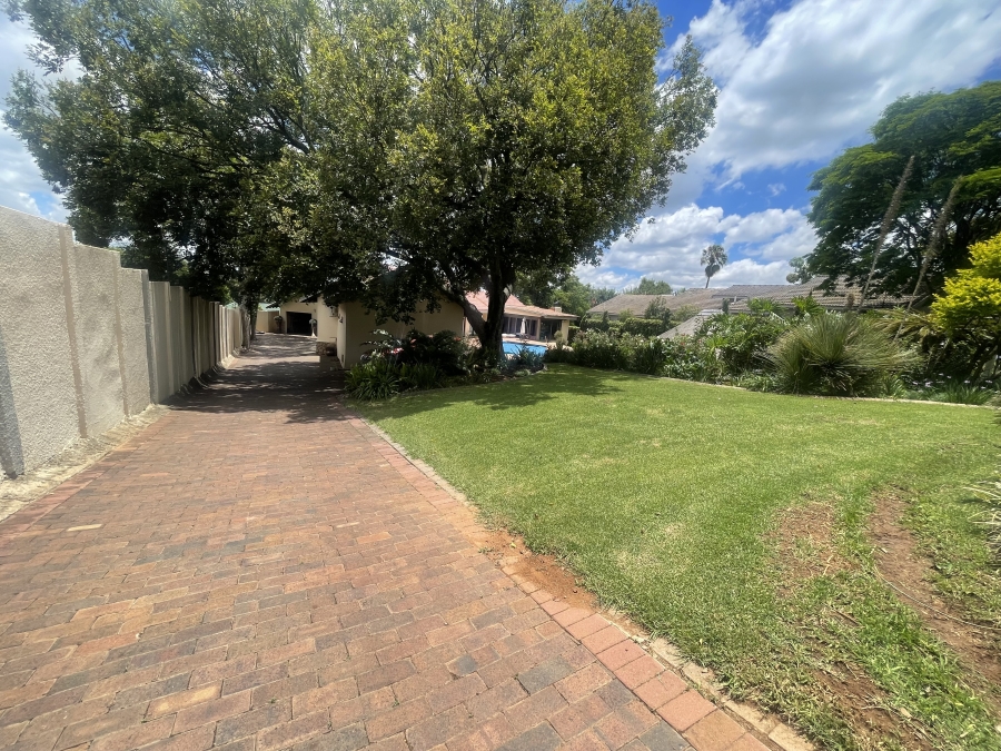 4 Bedroom Property for Sale in Waterkloof Ridge Gauteng