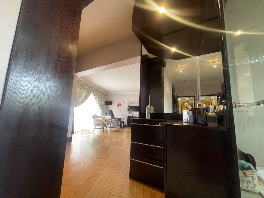 4 Bedroom Property for Sale in Waterkloof Ridge Gauteng