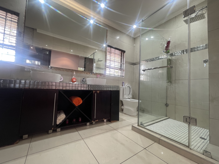 4 Bedroom Property for Sale in Waterkloof Ridge Gauteng