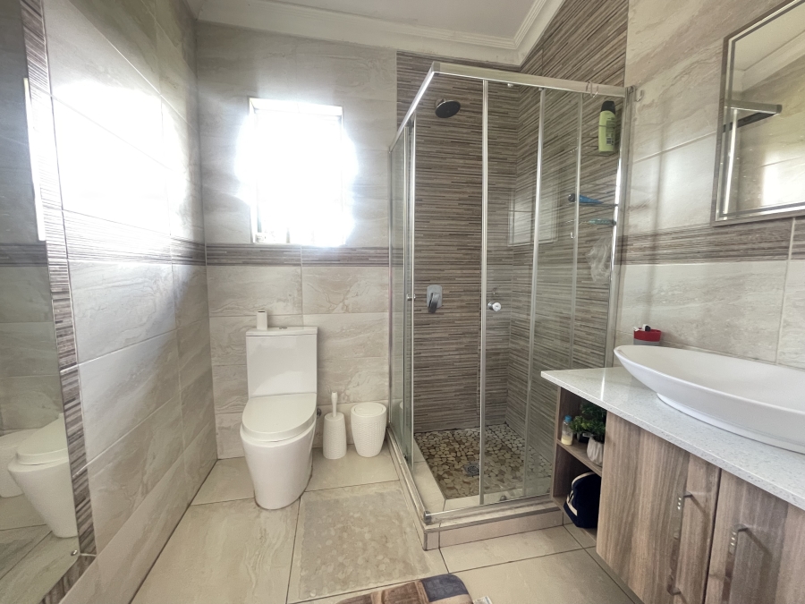 4 Bedroom Property for Sale in Waterkloof Ridge Gauteng