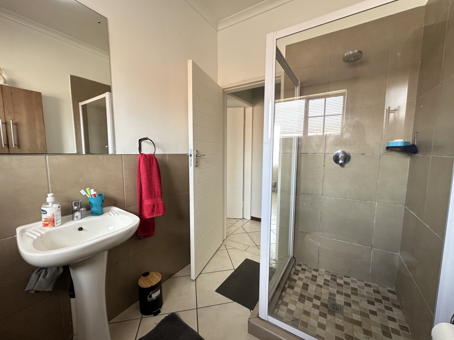 2 Bedroom Property for Sale in Mooikloof Gauteng