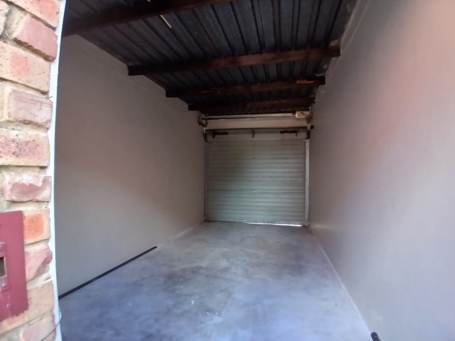 3 Bedroom Property for Sale in Die Hoewes Gauteng