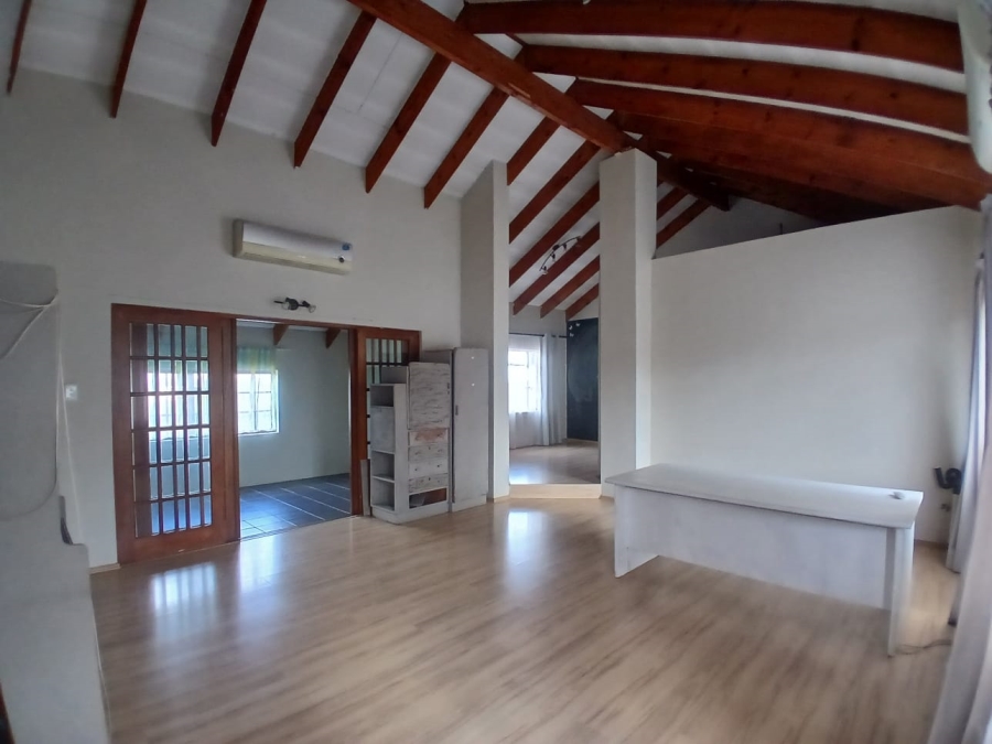 3 Bedroom Property for Sale in Die Hoewes Gauteng