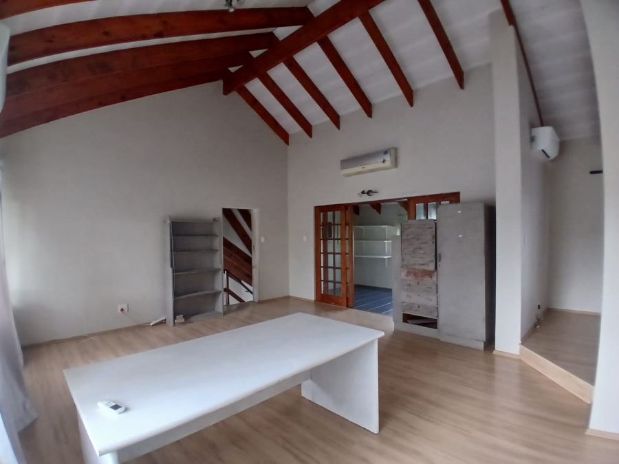 3 Bedroom Property for Sale in Die Hoewes Gauteng