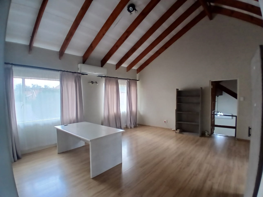 3 Bedroom Property for Sale in Die Hoewes Gauteng