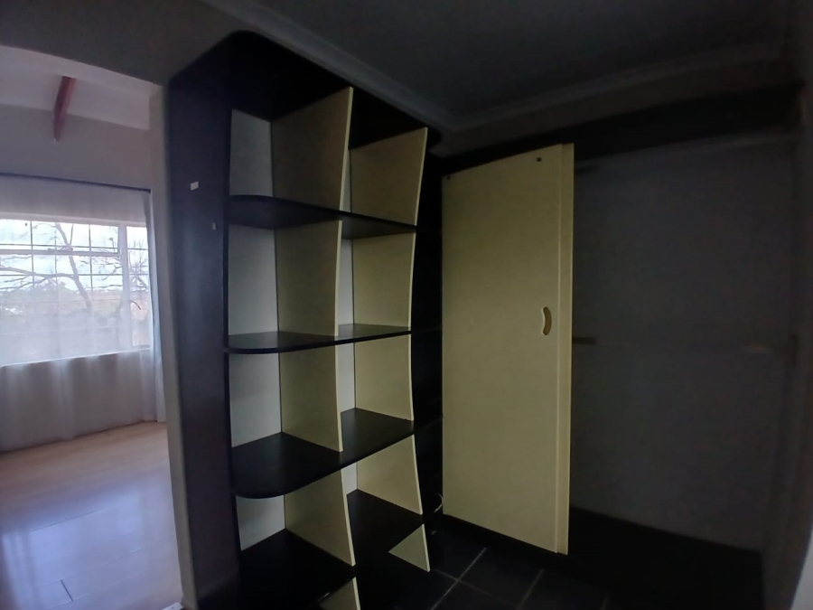 3 Bedroom Property for Sale in Die Hoewes Gauteng
