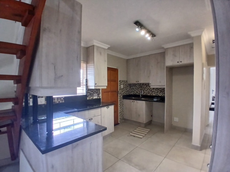 3 Bedroom Property for Sale in Die Hoewes Gauteng