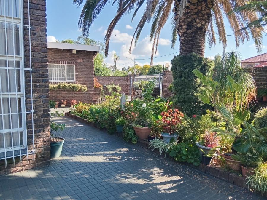 4 Bedroom Property for Sale in Edelweiss Gauteng