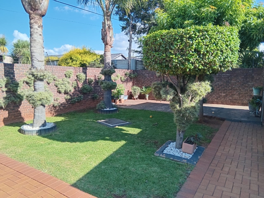 4 Bedroom Property for Sale in Edelweiss Gauteng