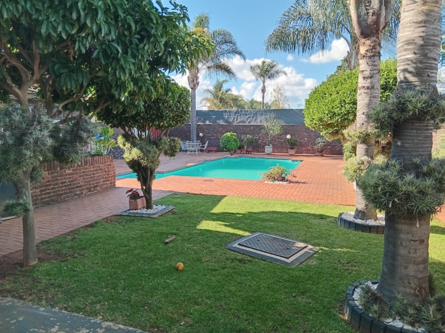 4 Bedroom Property for Sale in Edelweiss Gauteng
