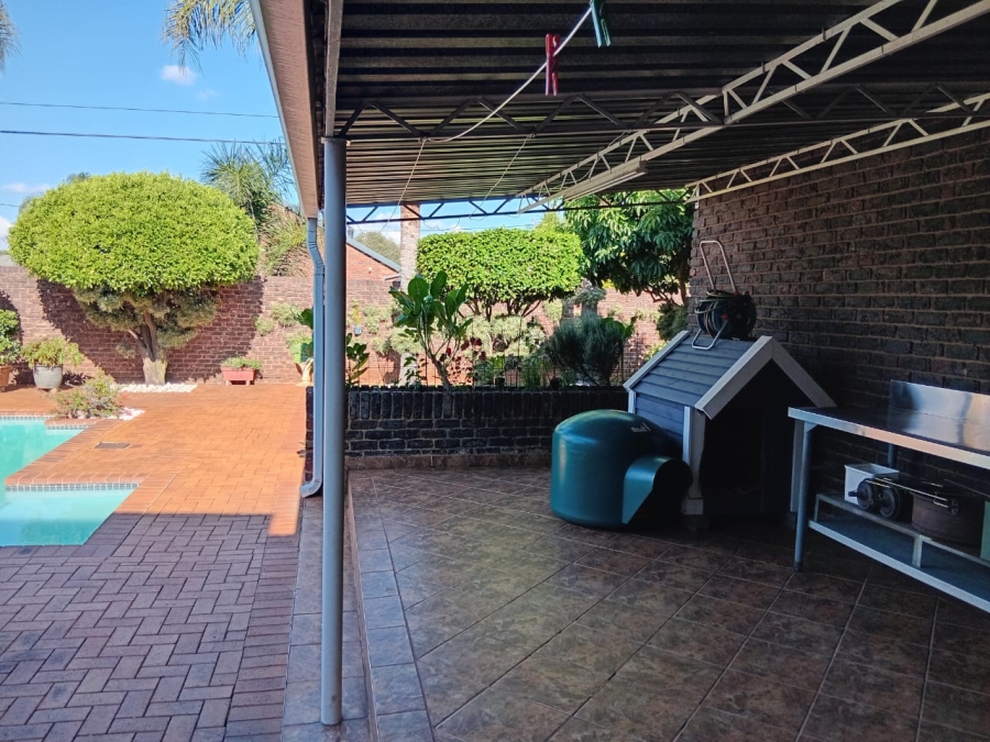 4 Bedroom Property for Sale in Edelweiss Gauteng