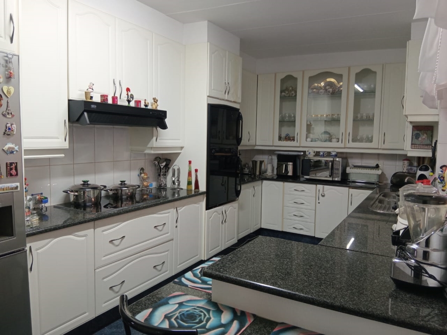 4 Bedroom Property for Sale in Edelweiss Gauteng