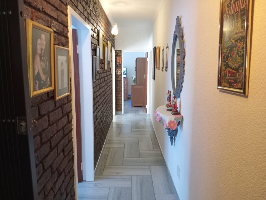 4 Bedroom Property for Sale in Edelweiss Gauteng