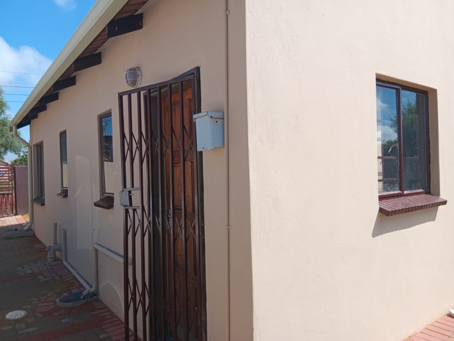 To Let 2 Bedroom Property for Rent in Selcourt Gauteng