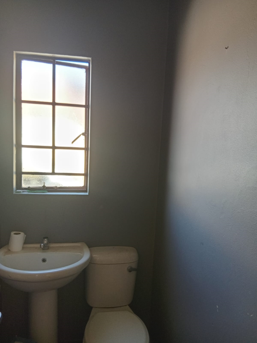 To Let 2 Bedroom Property for Rent in Selcourt Gauteng