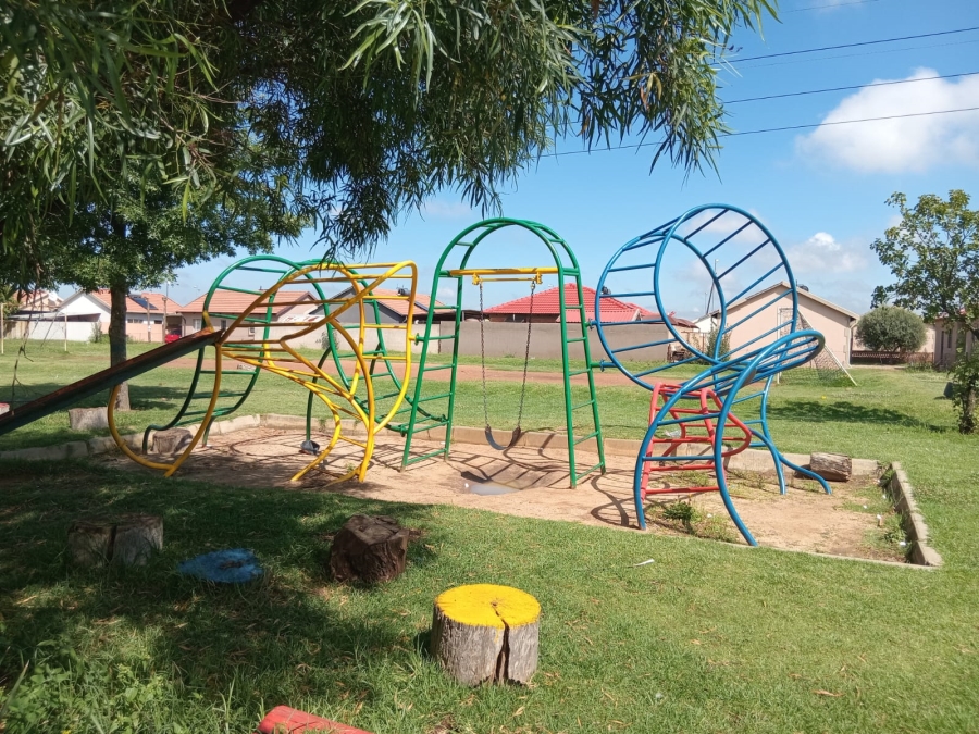 To Let 2 Bedroom Property for Rent in Selcourt Gauteng