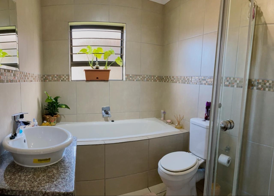 2 Bedroom Property for Sale in Comet Gauteng