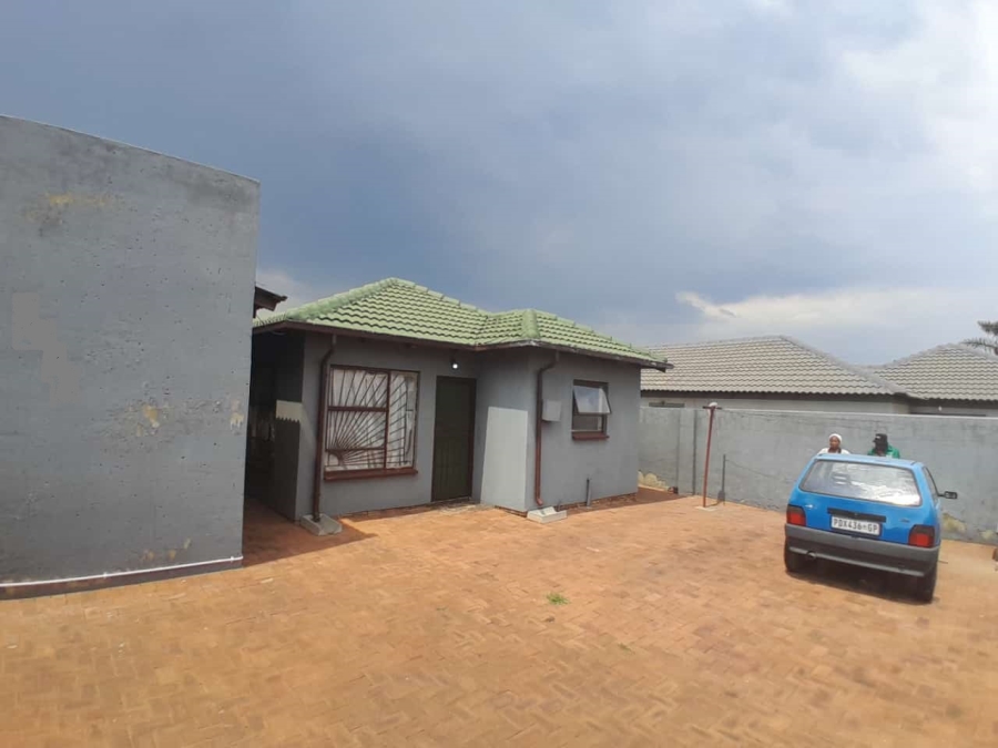 Room for rent in Riverlea Gauteng. Listed by PropertyCentral