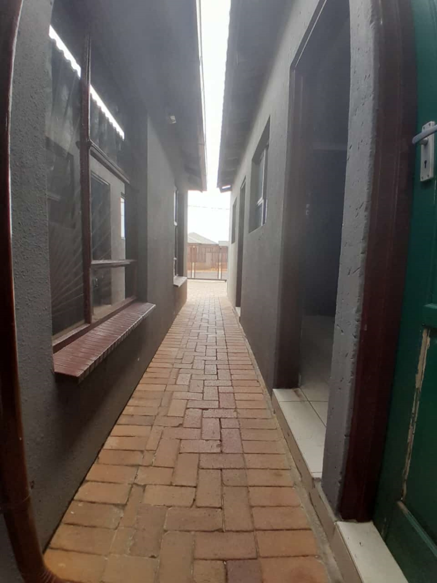 Room for rent in Riverlea Gauteng. Listed by PropertyCentral