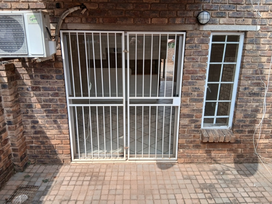 1 Bedroom Property for Sale in Highveld Gauteng