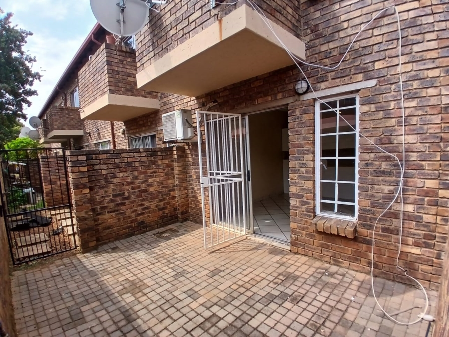 1 Bedroom Property for Sale in Highveld Gauteng