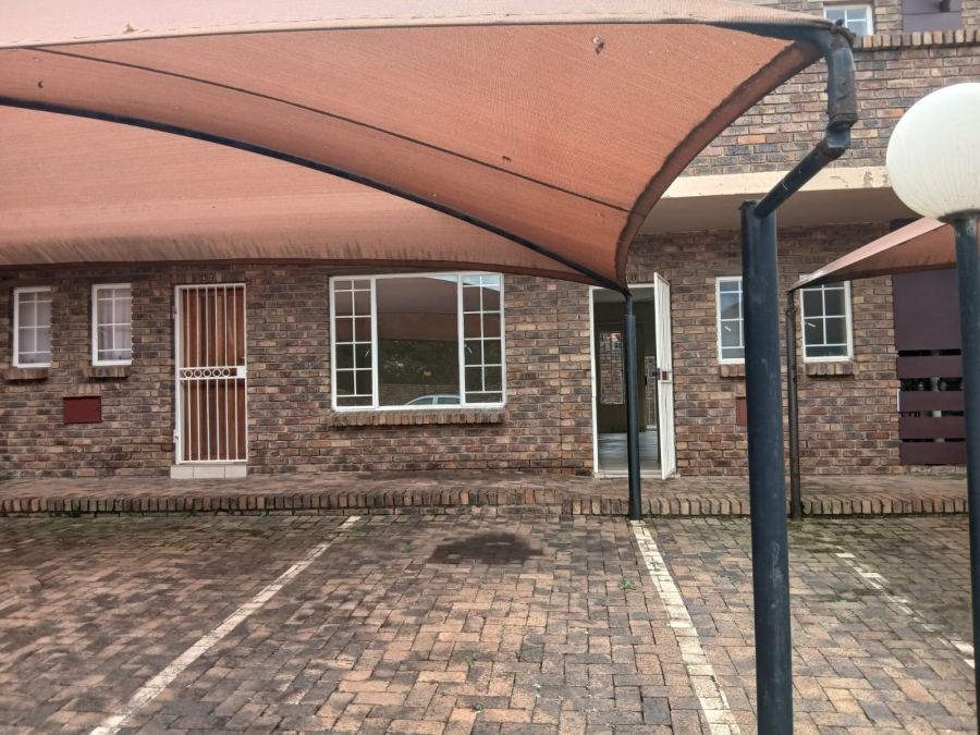 1 Bedroom Property for Sale in Highveld Gauteng
