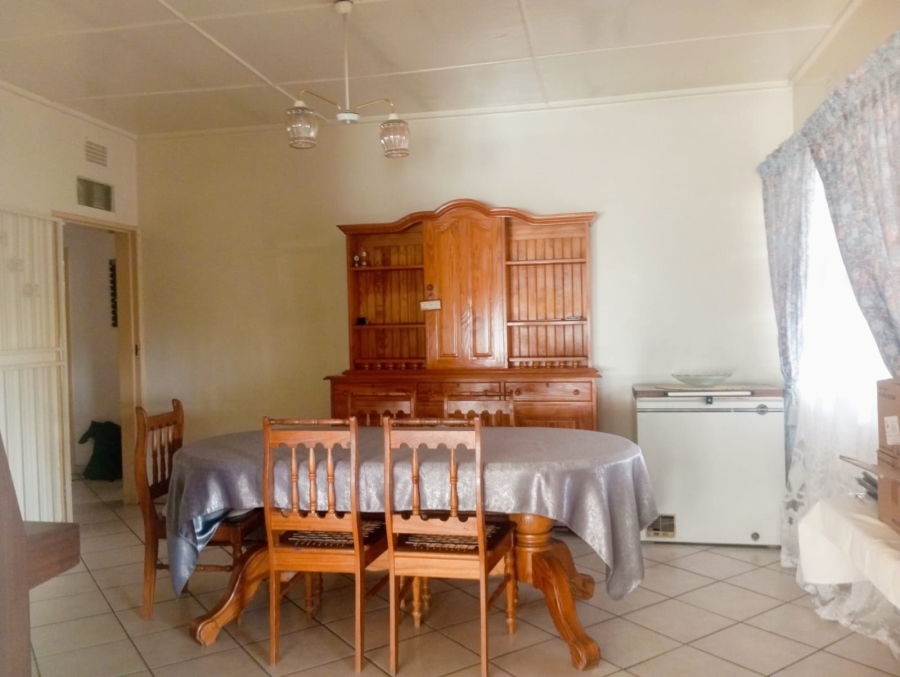 4 Bedroom Property for Sale in Crown Gardens Gauteng