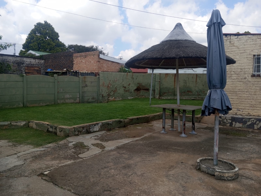 4 Bedroom Property for Sale in Crown Gardens Gauteng