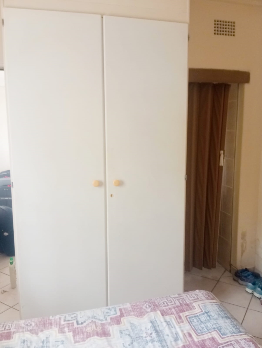 4 Bedroom Property for Sale in Crown Gardens Gauteng