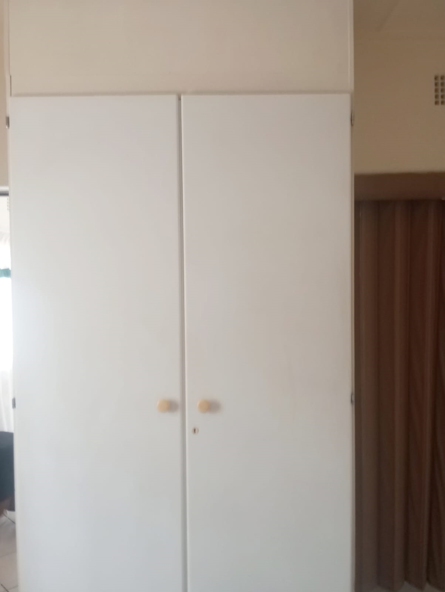 4 Bedroom Property for Sale in Crown Gardens Gauteng