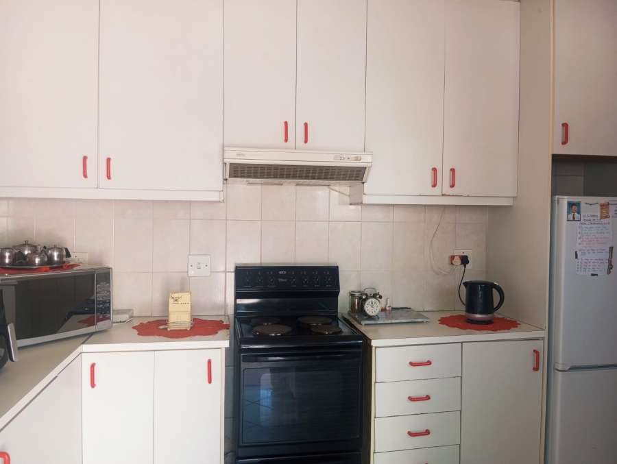 4 Bedroom Property for Sale in Crown Gardens Gauteng