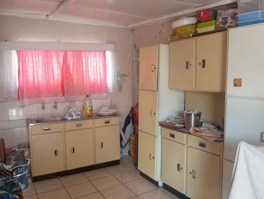 4 Bedroom Property for Sale in Crown Gardens Gauteng