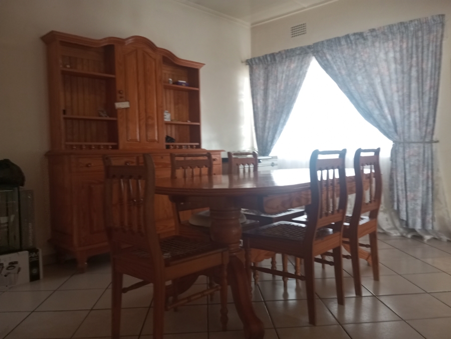 4 Bedroom Property for Sale in Crown Gardens Gauteng