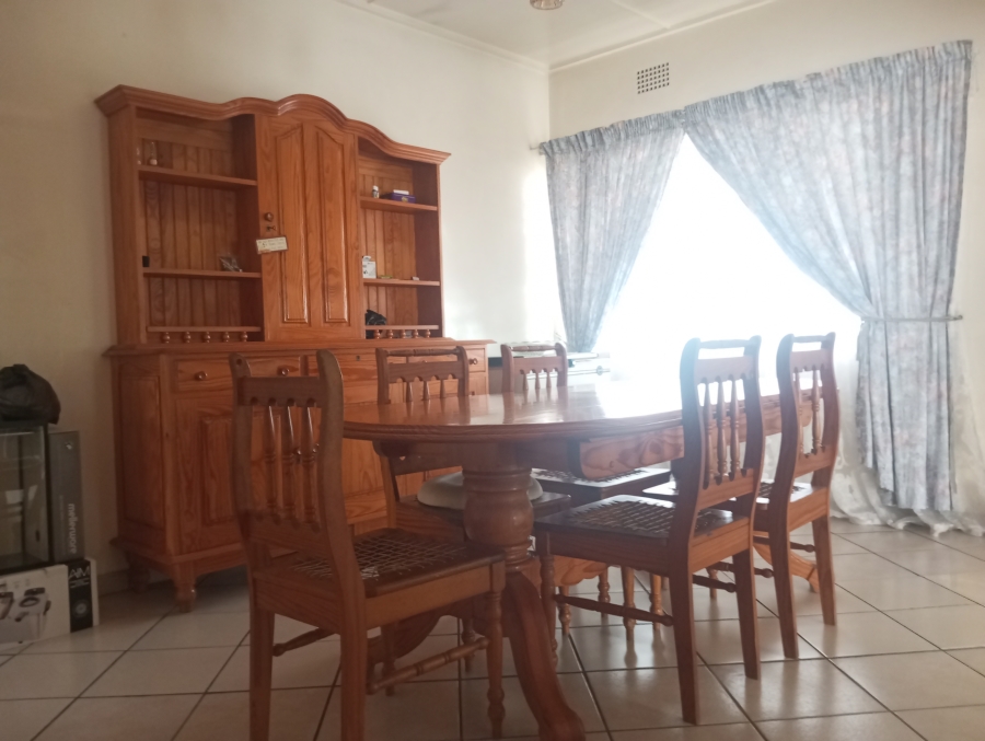 4 Bedroom Property for Sale in Crown Gardens Gauteng