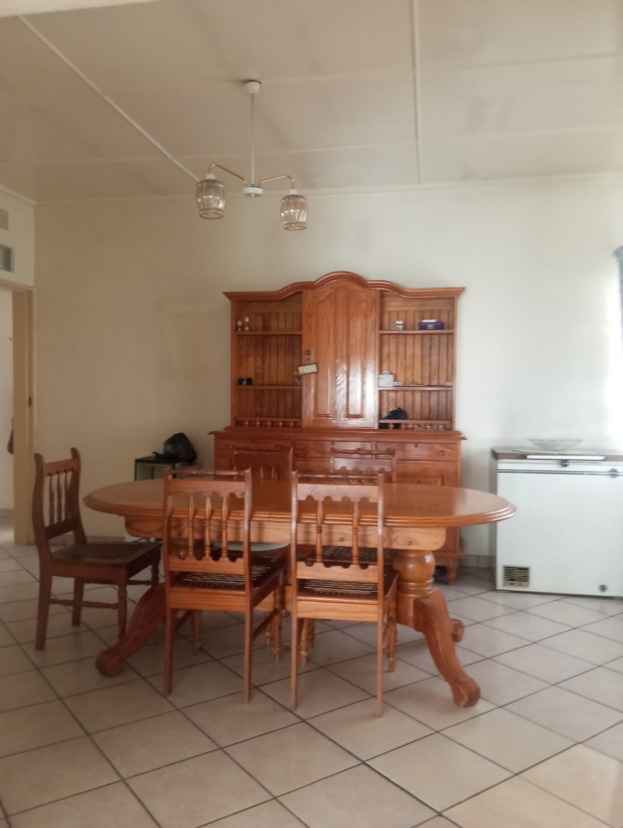 4 Bedroom Property for Sale in Crown Gardens Gauteng